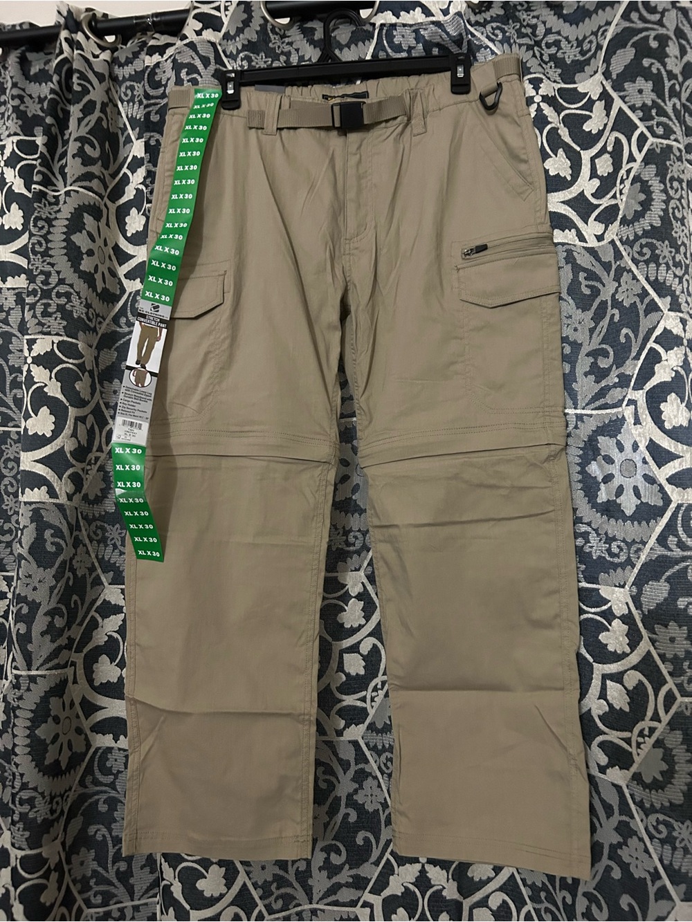 NWT men’s belted stretch convertible cargo pant, pants convert to shorts